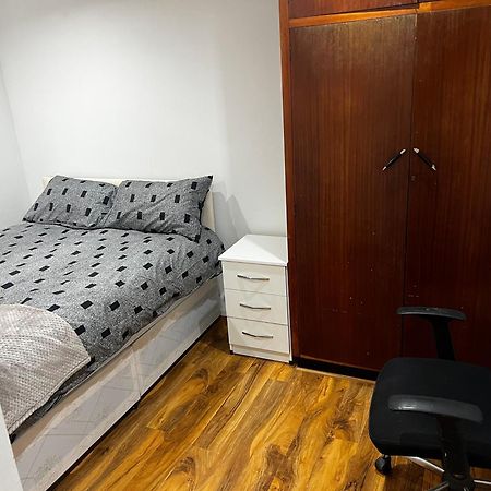 Good Priced Single Rooms In Hayes Northolt  Extérieur photo