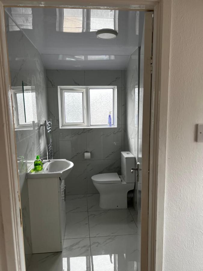 Good Priced Single Rooms In Hayes Northolt  Extérieur photo