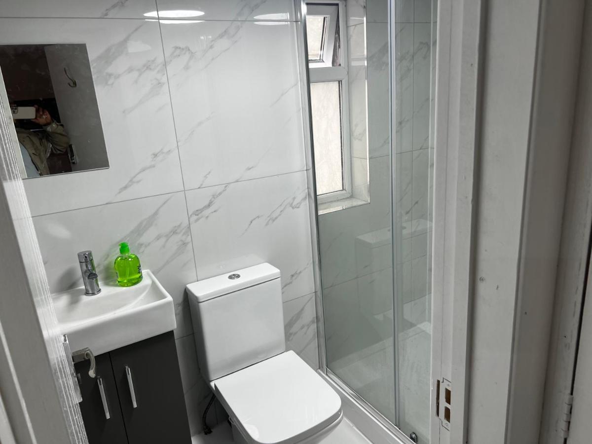 Good Priced Single Rooms In Hayes Northolt  Extérieur photo